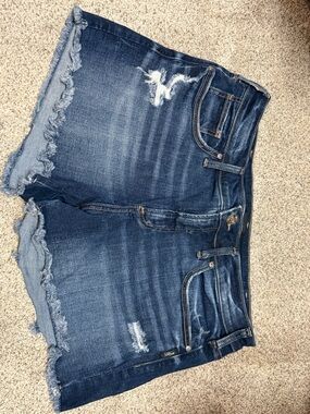 Levi silver Dark Wash Distressed Denim Shorts